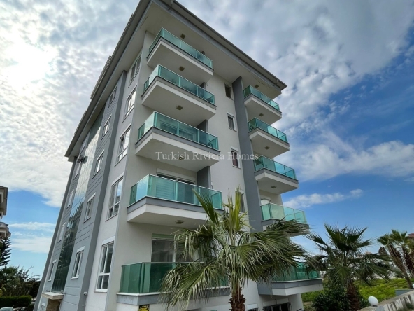 Полностью меблированная квартира 3+1 с видом на море, в районе Кестел, Алания