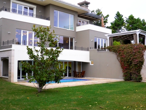 Виллы в Бейликдюзю. Триплексные виллы 7+2 с видом на море