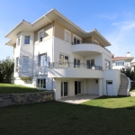 Отдельно стоящие трёхэтажные элитные виллы 5+2 в районе Бейликдюзю, в Стамбуле